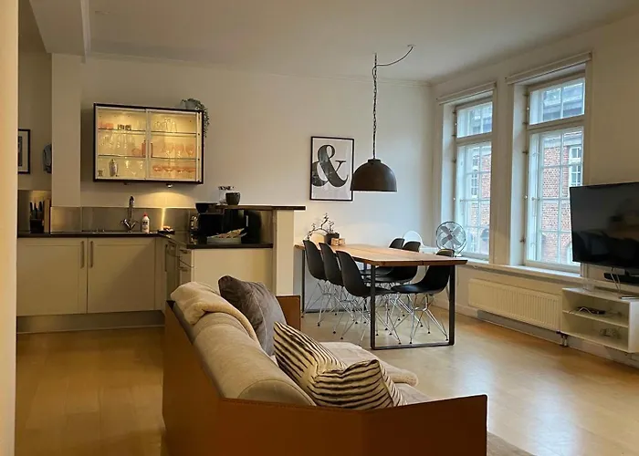 Lägenhet Luxurious Cph Flat Prime Location Köpenhamn
